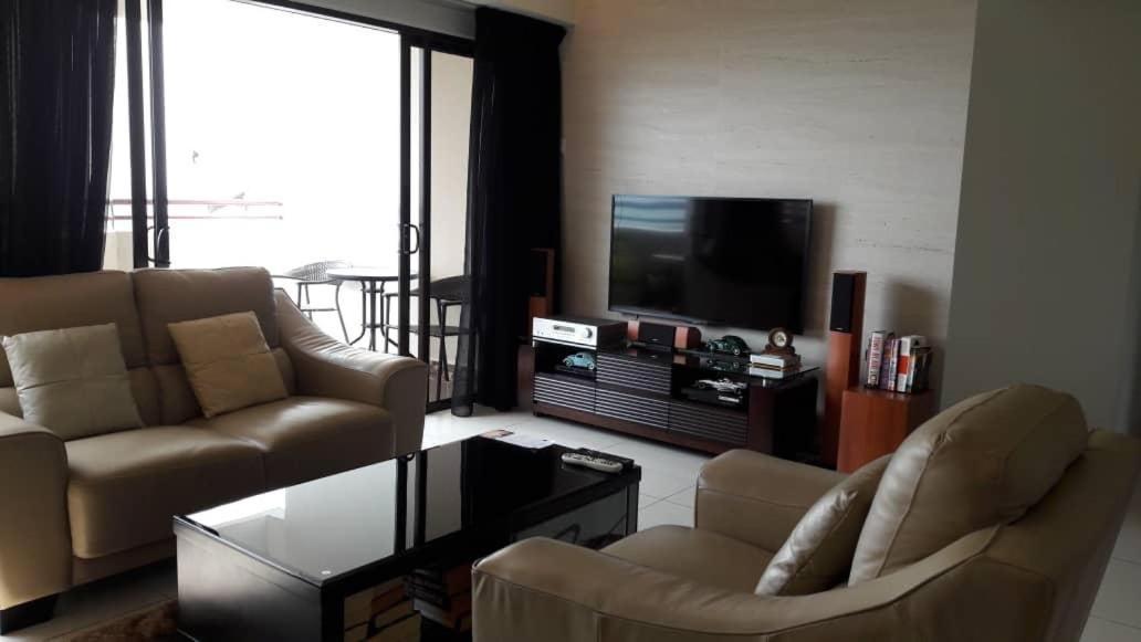 Susie'S Resort Seaview Suites At Sri Sayang Batu Ferringhi Eksteriør billede