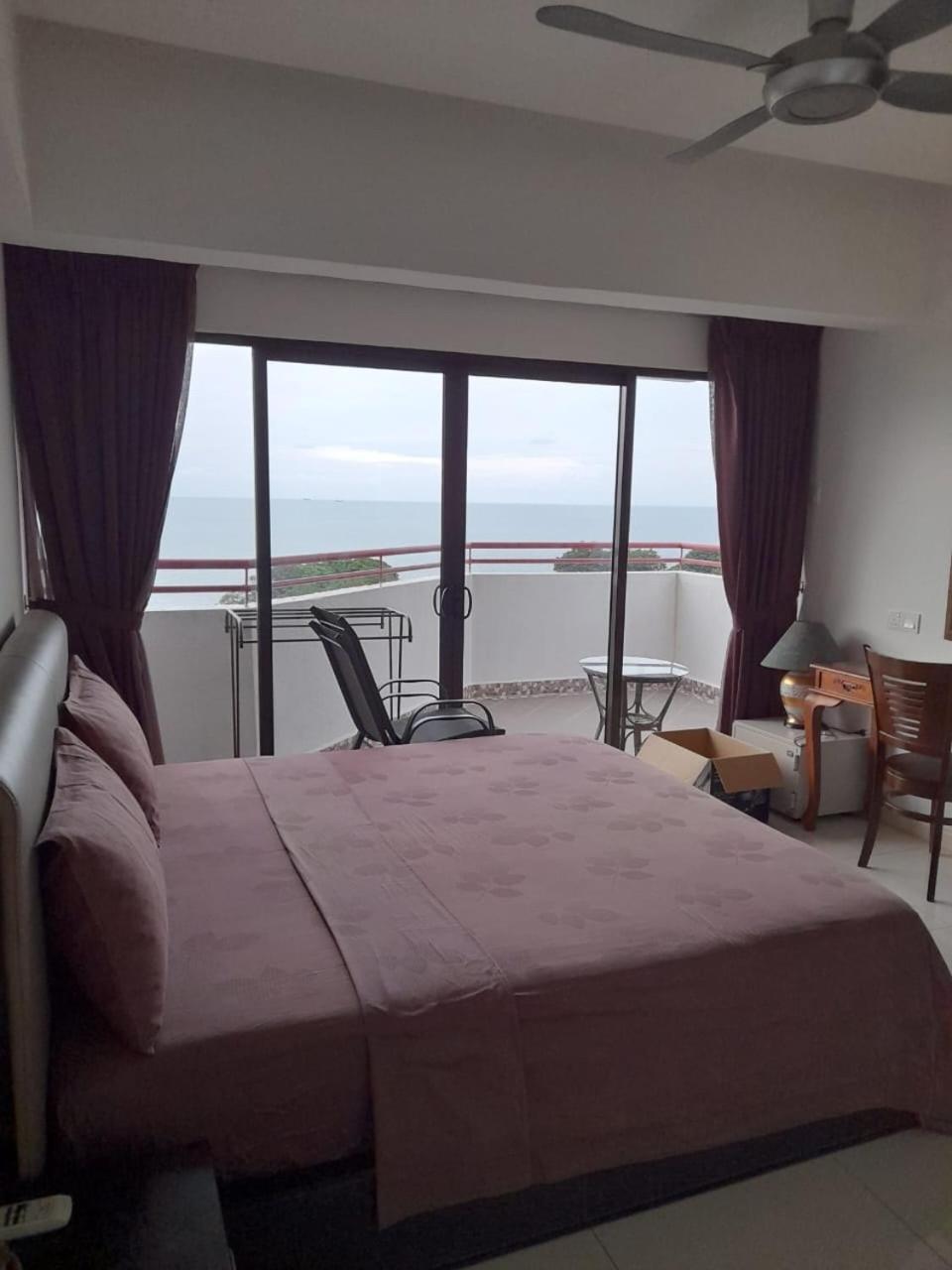 Susie'S Resort Seaview Suites At Sri Sayang Batu Ferringhi Eksteriør billede